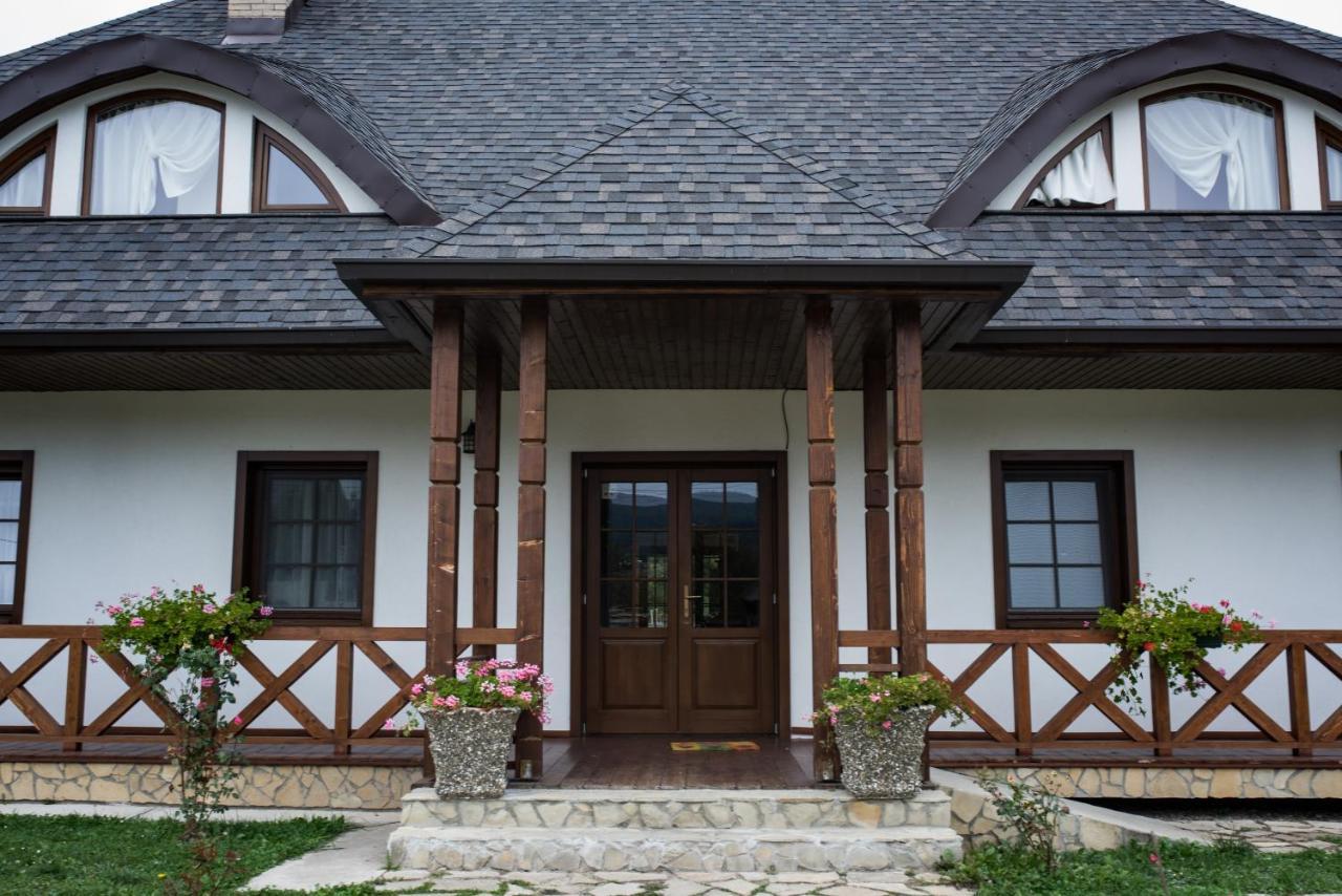 ホテル Casa Strabunicului Partestii de Sus  エクステリア 写真