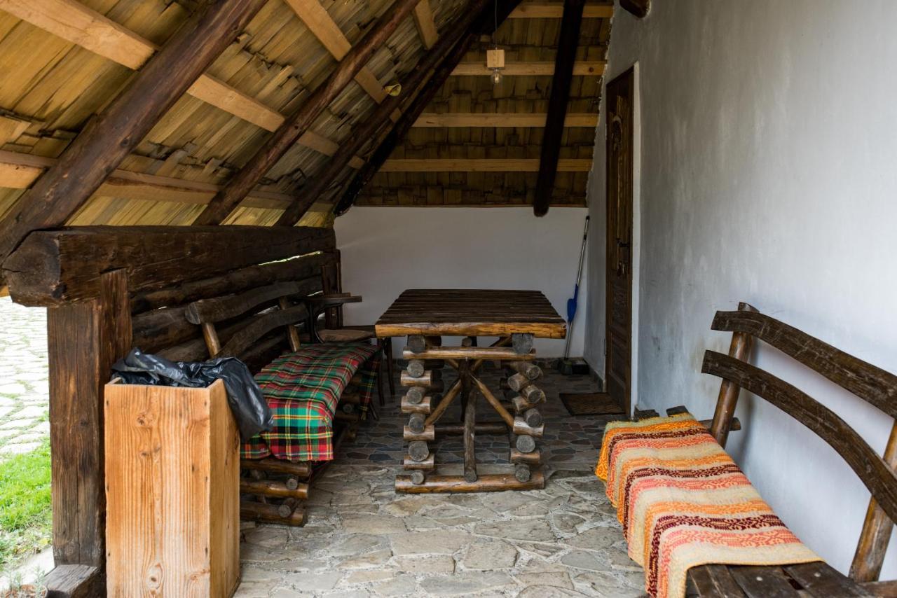 ホテル Casa Strabunicului Partestii de Sus  エクステリア 写真