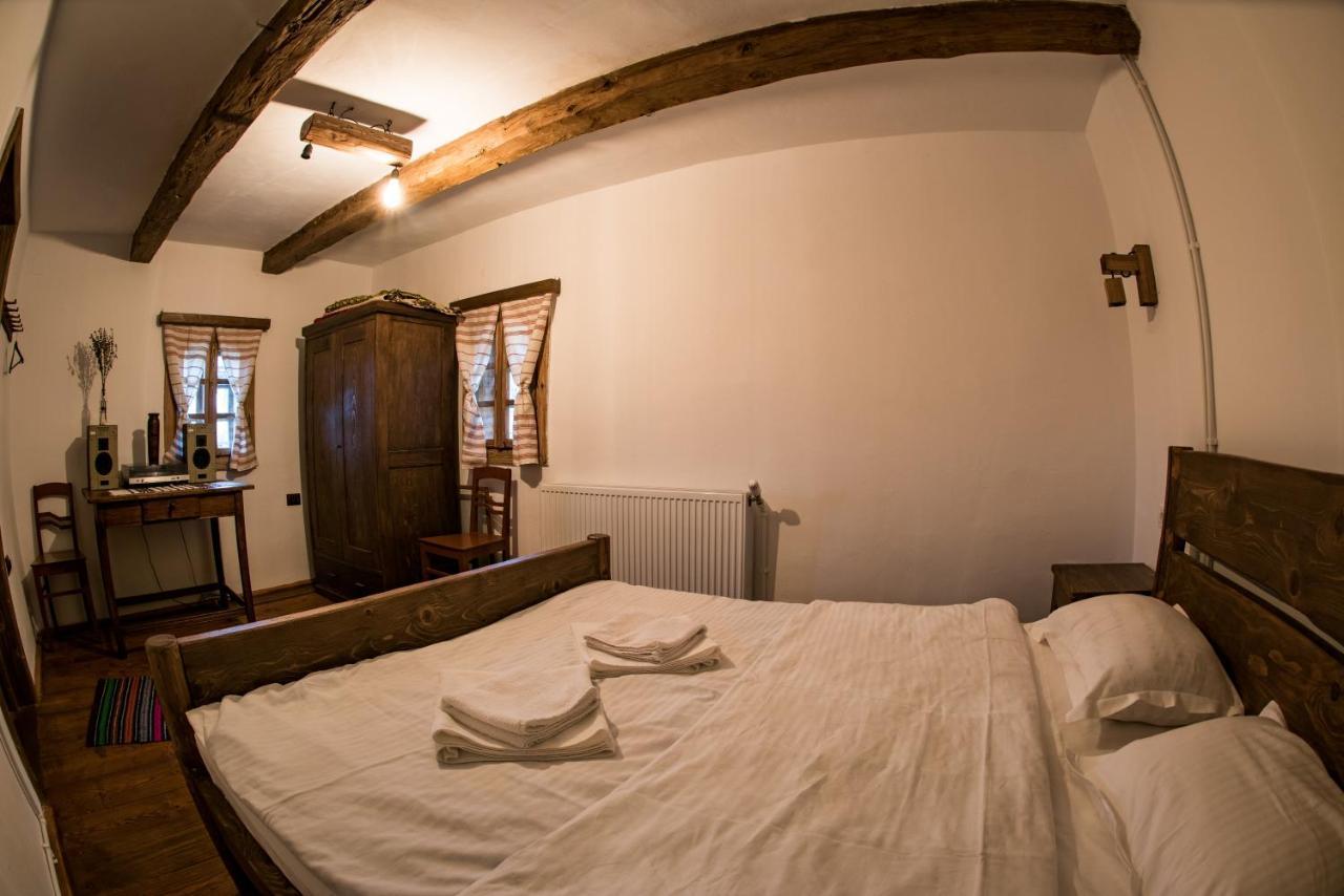 ホテル Casa Strabunicului Partestii de Sus  エクステリア 写真