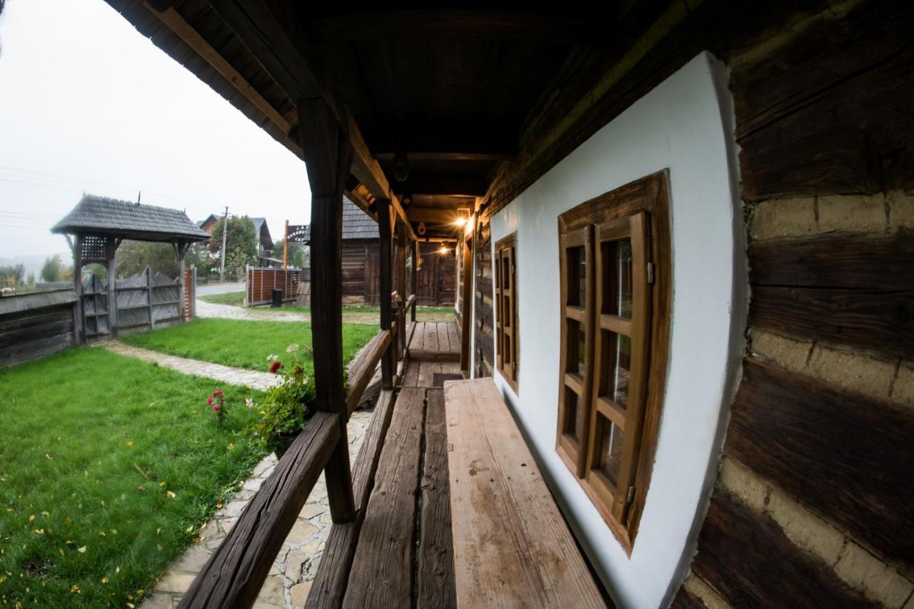 ホテル Casa Strabunicului Partestii de Sus  エクステリア 写真