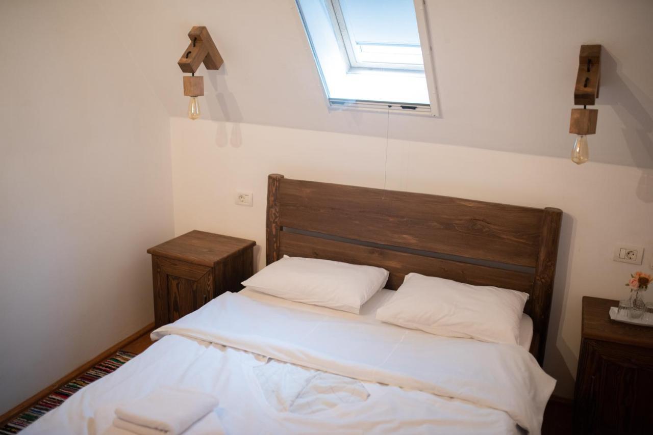 ホテル Casa Strabunicului Partestii de Sus  エクステリア 写真